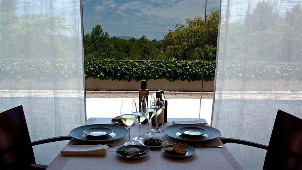 Exe Campus Hotel Cerdanyola del Valles Restoran gambar