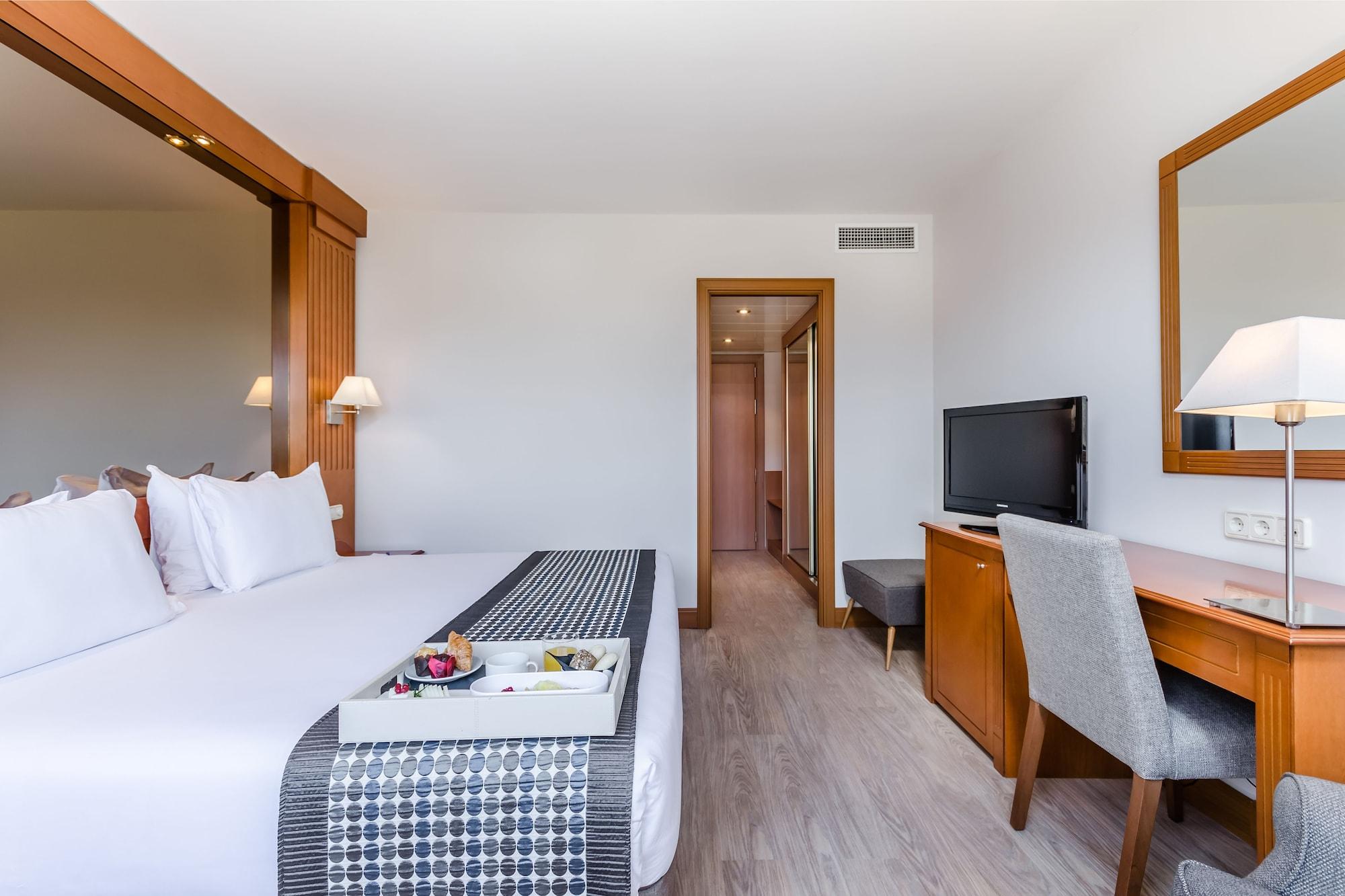 Exe Campus Hotel Cerdanyola del Valles Luaran gambar