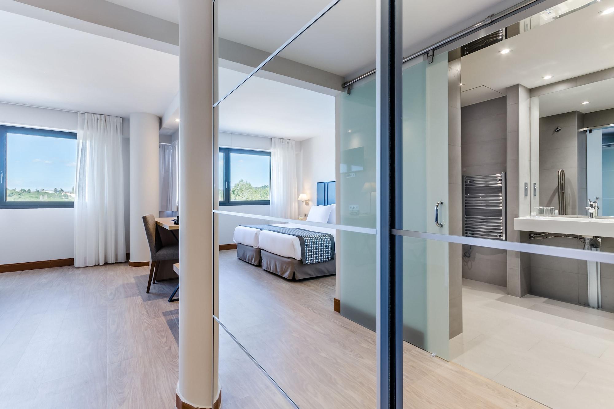 Exe Campus Hotel Cerdanyola del Valles Luaran gambar