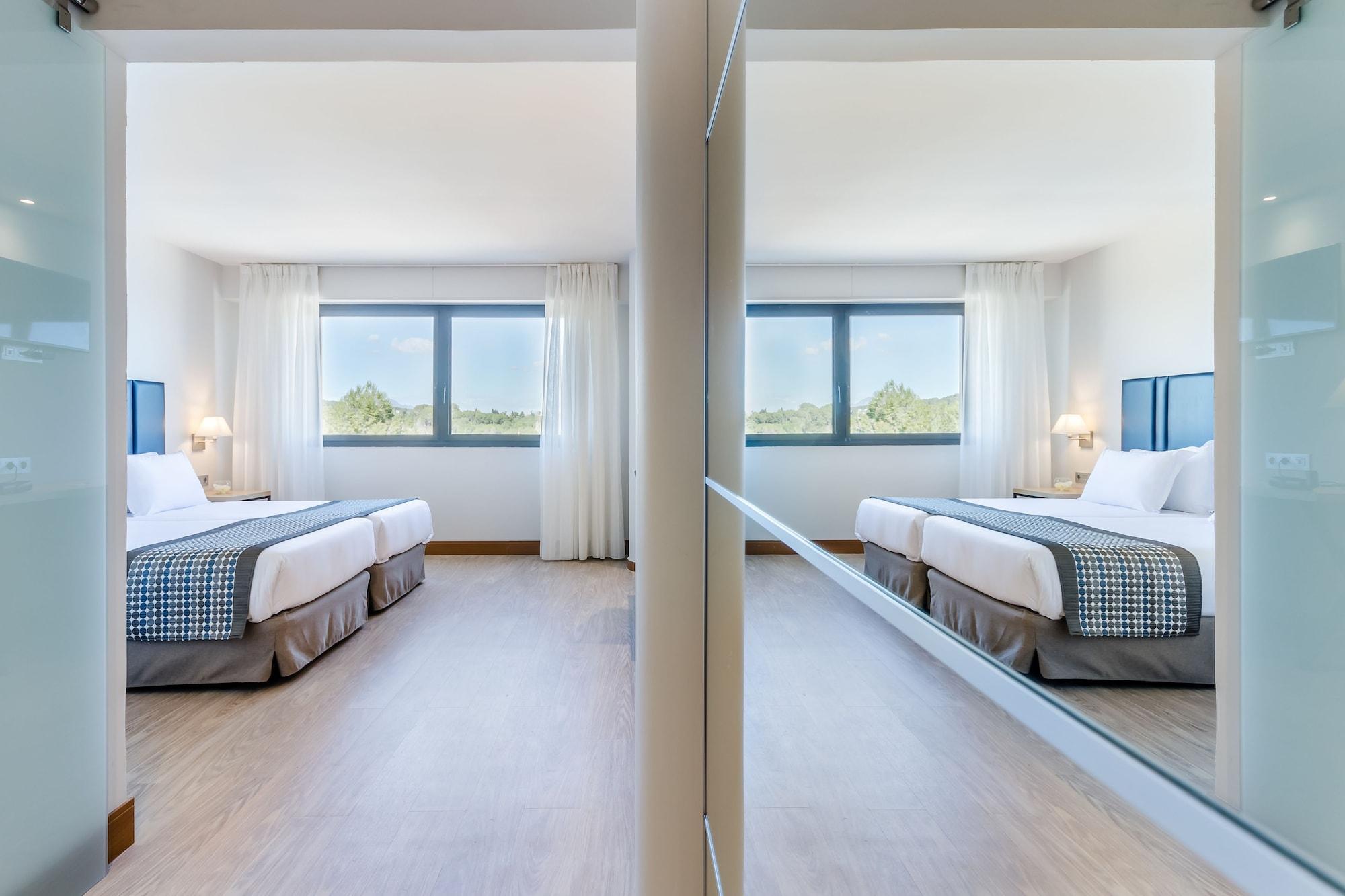 Exe Campus Hotel Cerdanyola del Valles Luaran gambar
