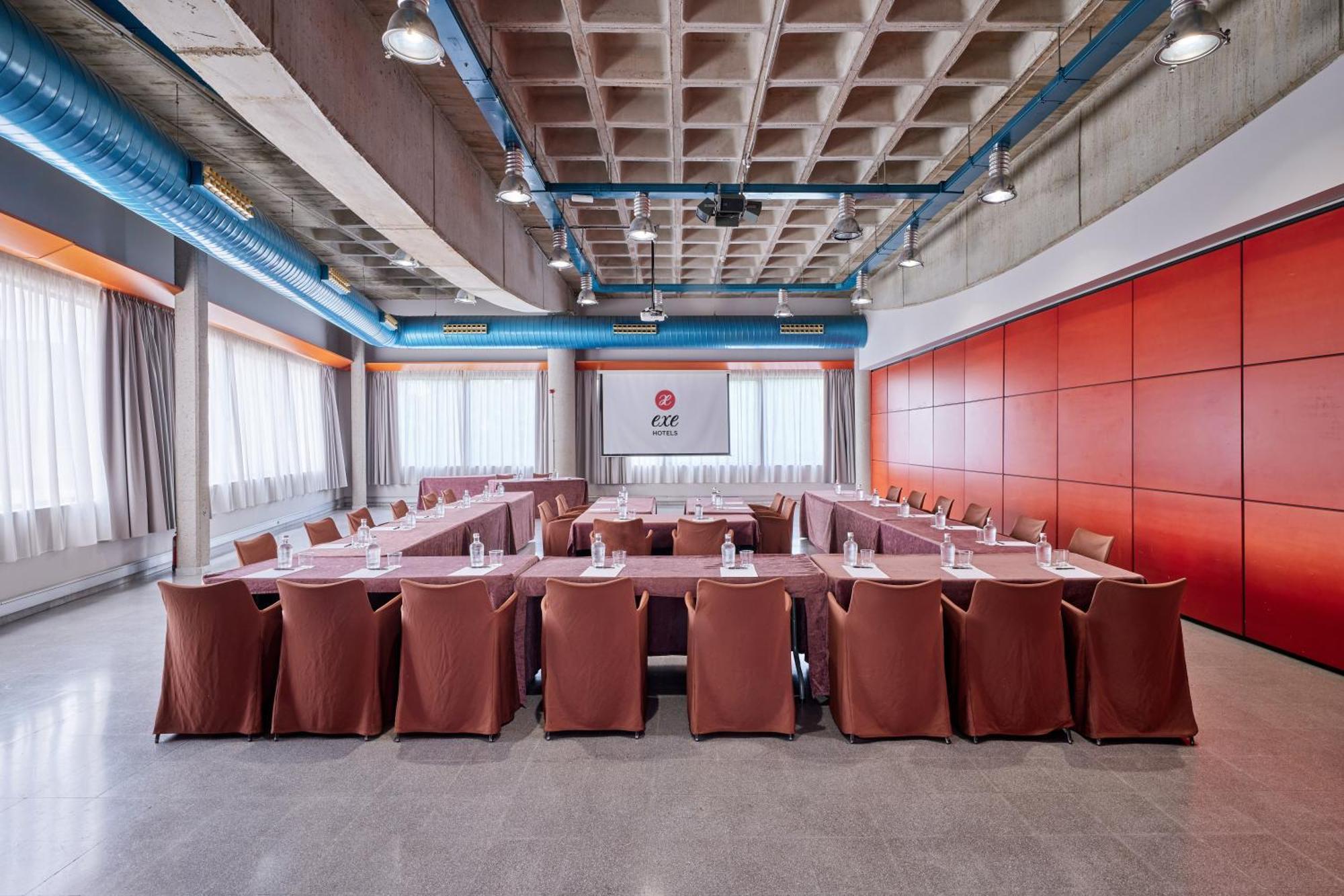 Exe Campus Hotel Cerdanyola del Valles Luaran gambar