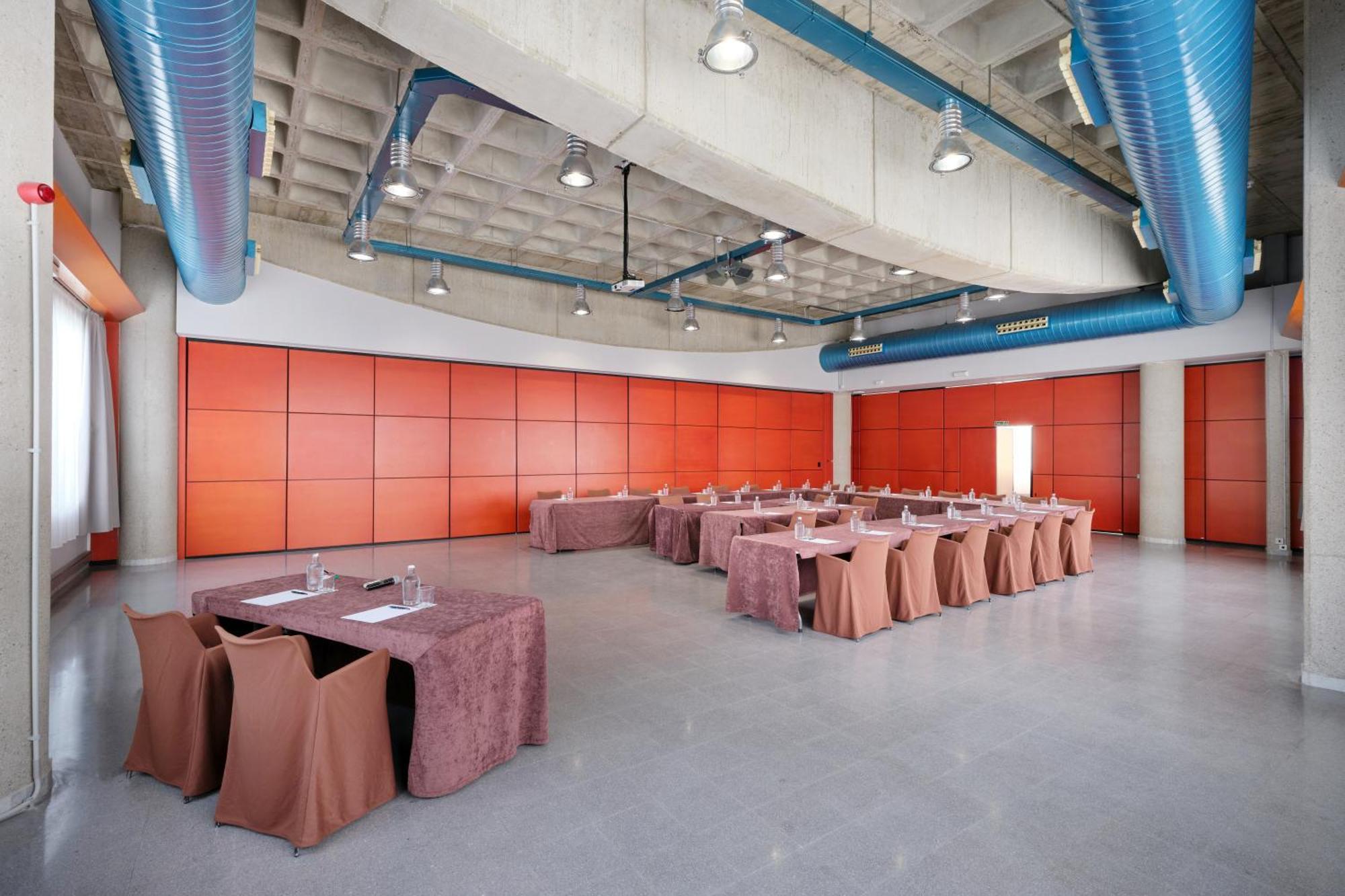 Exe Campus Hotel Cerdanyola del Valles Luaran gambar