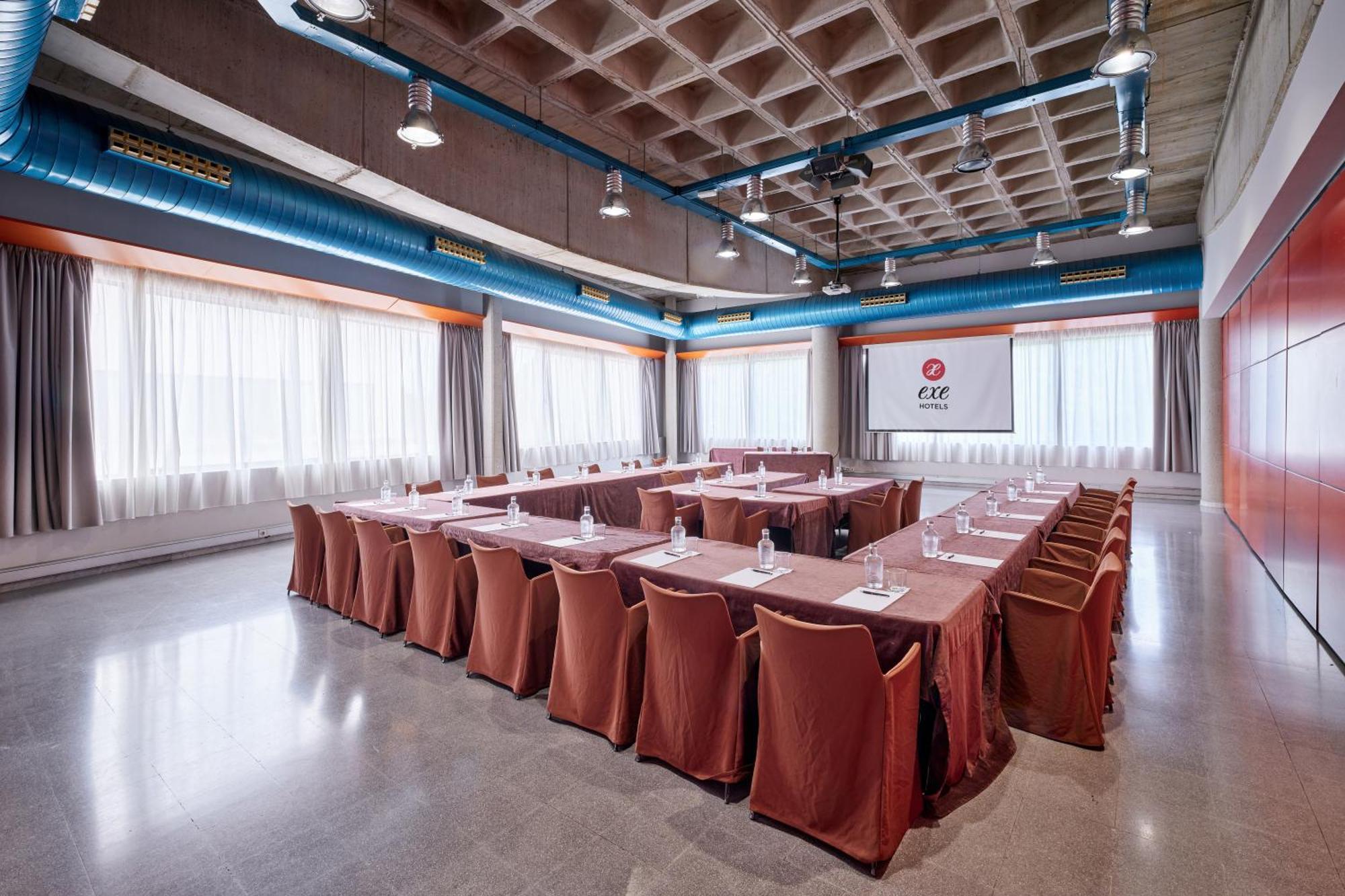 Exe Campus Hotel Cerdanyola del Valles Luaran gambar