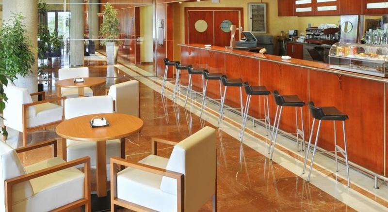 Exe Campus Hotel Cerdanyola del Valles Luaran gambar