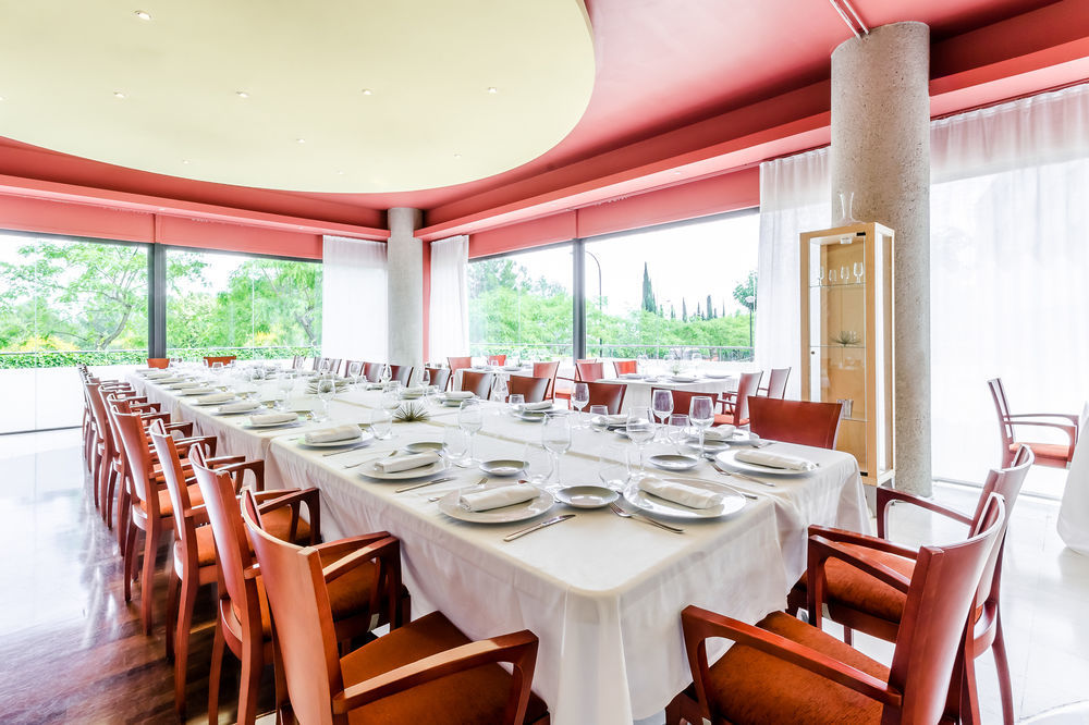 Exe Campus Hotel Cerdanyola del Valles Luaran gambar