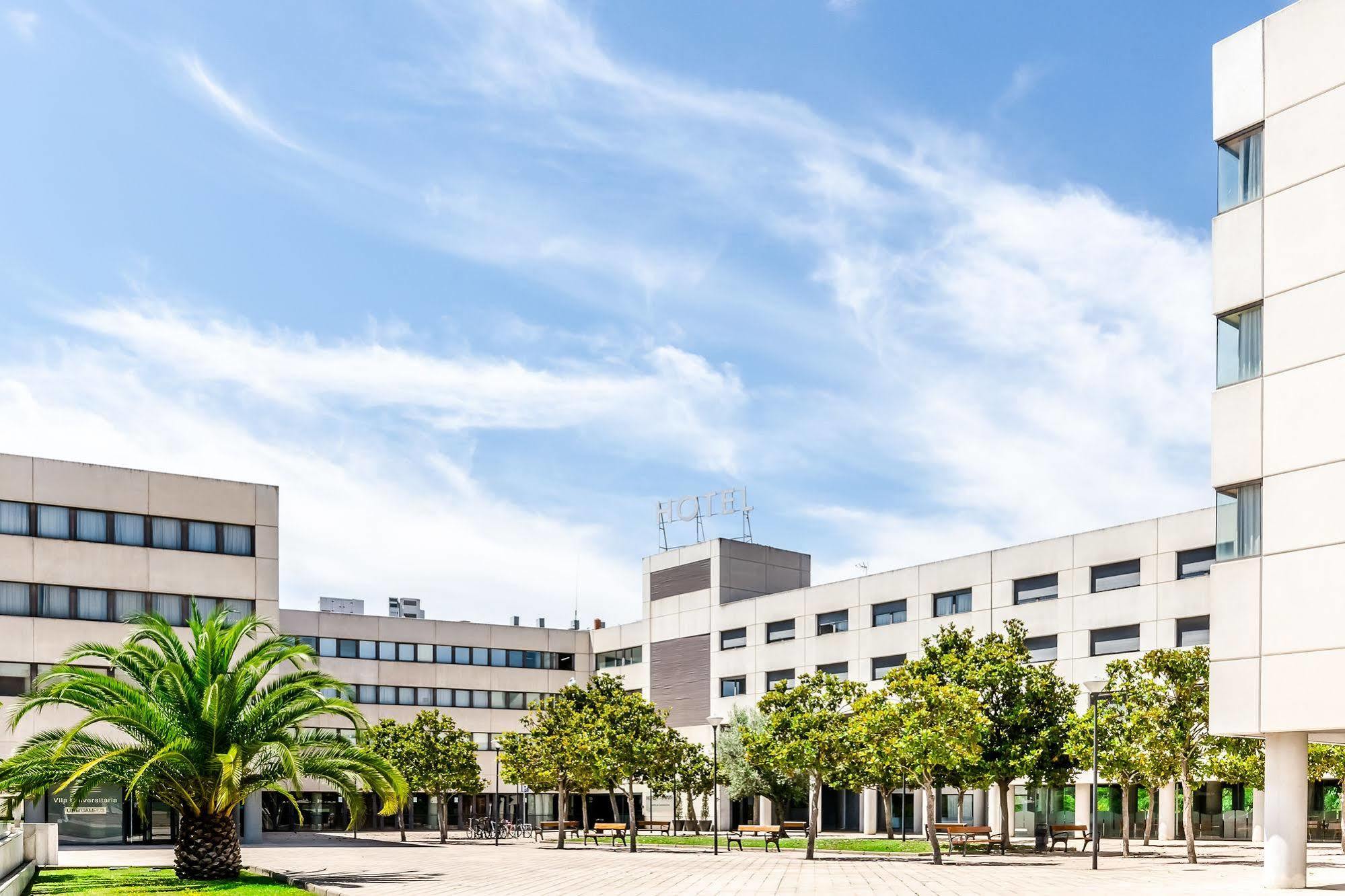 Exe Campus Hotel Cerdanyola del Valles Luaran gambar